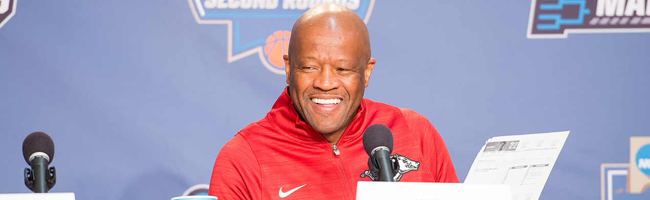 Mike Anderson MBB 2016-17-9735 Mike-Anderson-MBB-2016-17-9735